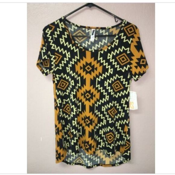 LuLaRoe Classic T Size XS Top Multi Color NWT - Picture 1 of 4